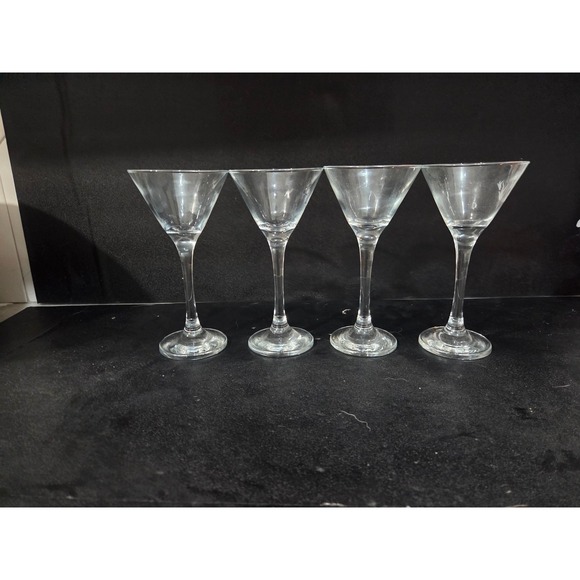 Grey Goose Exclusive Martini Glasses, Set of 4 Crystal Glasses, Limited Edition - Picture 4 of 9